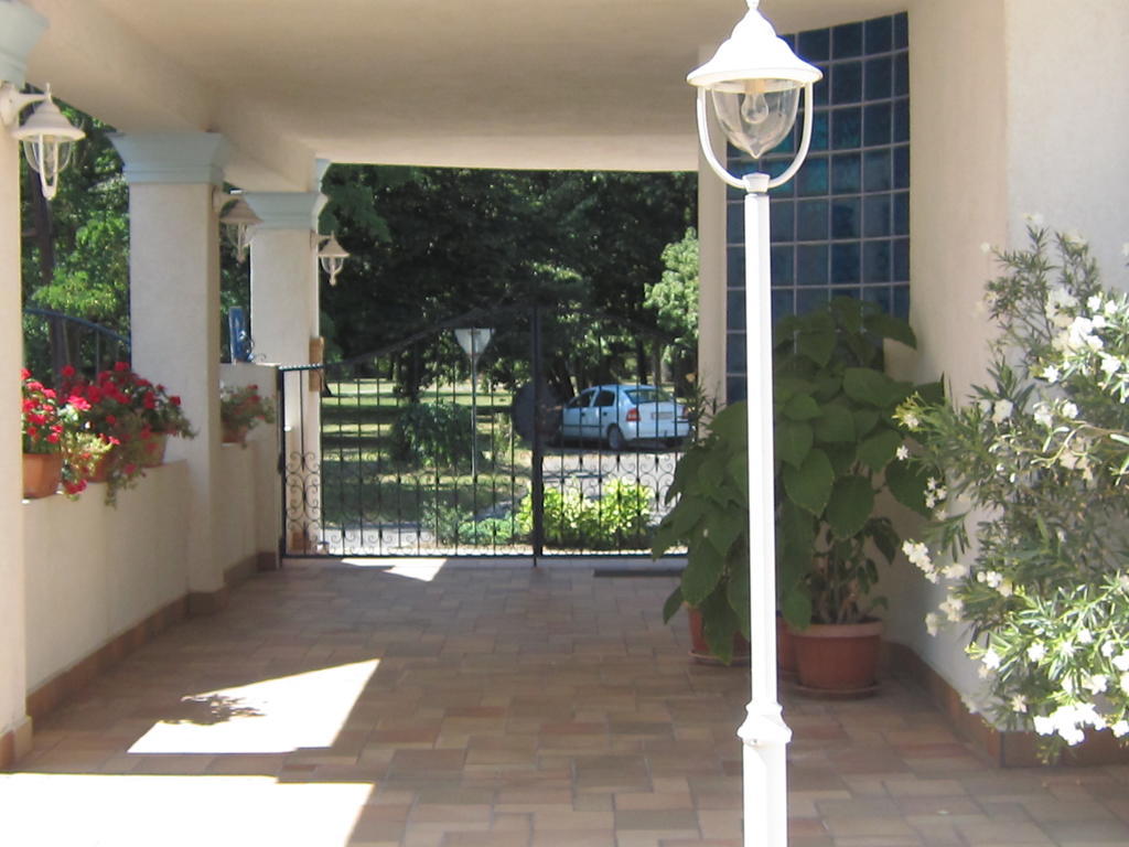 Csigahaz Panzio Hotel Gyula Exterior photo