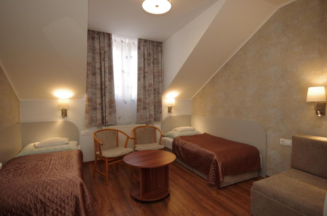Csigahaz Panzio Hotel Gyula Exterior photo